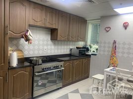 2 спален Квартира на продажу в Al Sheraa Tower, Lake Almas East