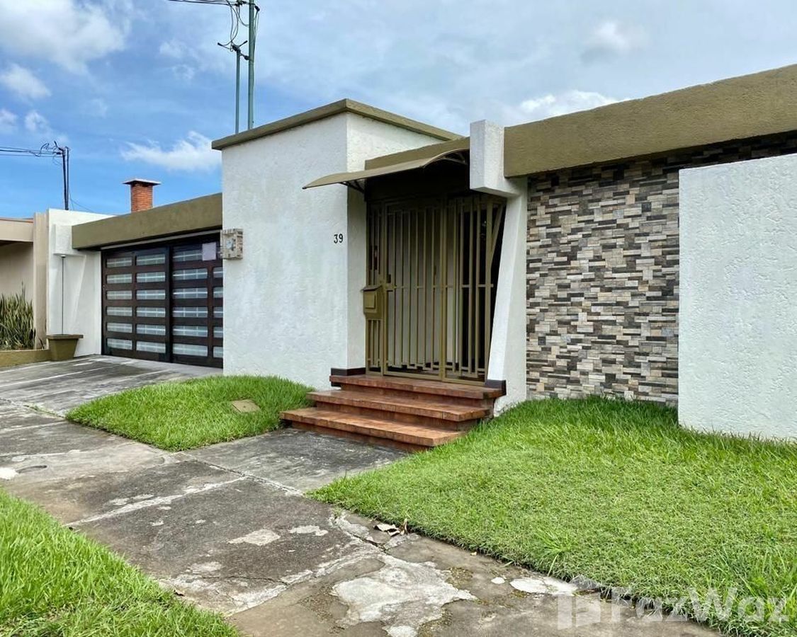 Casa de 4 Habitación en Venta en San Jose, San José for ₡176,000,000 |  U1154346