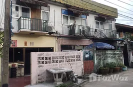 6 bedroom Townhouse for sale at in Bangkok, Thailand