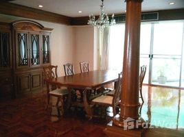 3 спален Кондо в аренду в Raj Mansion, Khlong Toei