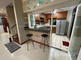 5 Bedroom House for rent at Nana Compound, Lumphini, Pathum Wan
