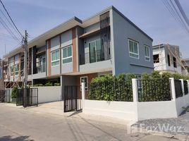 3 Bedroom Townhouse for sale at The Rich Ville Ratchaphruek - Rattanathibet, Om Kret