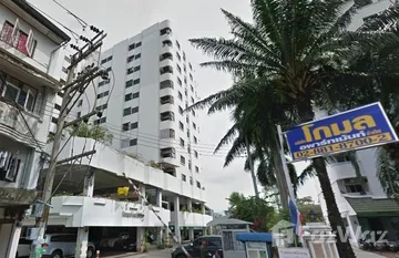 Thippharoek Condominium in Bang Bamru, Бангкок
