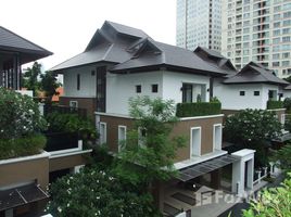 4 chambre Maison à louer à , Khlong Toei