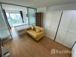 1 chambre Condominium à louer à , Huai Khwang