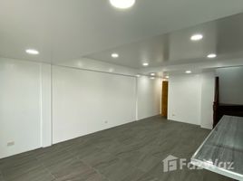 3 спален Таунхаус for sale in Airport Rail Link Station, Самутпракан, Bang Sao Thong, Bang Sao Thong, Самутпракан