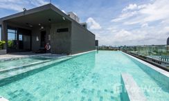 Фото 3 of the Communal Pool at Bearing Residence
