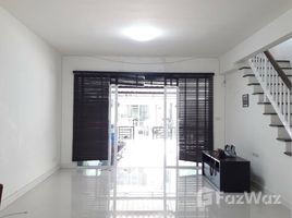 3 Bedrooms Townhouse for rent in Khlong Kum, Bangkok Town Avenue Rama 9