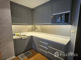 อพาร์ทเม้นท์ 2 ห้องนอน ให้เช่า ในโครงการ สีลม สวีท, สีลม