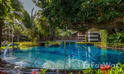 图片 2 of the Communal Garden Area at The Riviera Jomtien