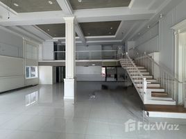 ร้านขายของ 1 ห้องนอน ให้เช่า ในทำเล บางรัก, กรุงเทพมหานคร, บางรัก, บางรัก