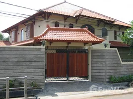 8 Kamar Rumah for sale in Tangerang, Banten, Ciputat, Tangerang