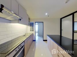 2 спален Квартира в аренду в Charoenjai Place, Khlong Tan Nuea