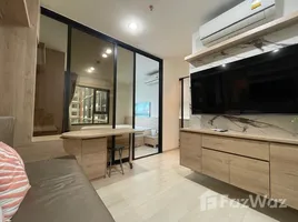 1 chambre Condominium à louer à , Bang Kapi, Huai Khwang, Bangkok, Thaïlande