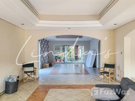 5 спален Дом на продажу в Family Villa Area, Lake Apartments, Green Community