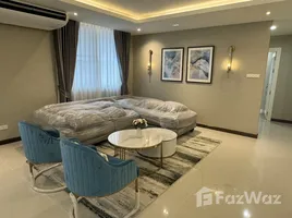 อพาร์ทเม้นท์ 4 ห้องนอน ให้เช่า ในโครงการ ดี.เอส. ทาวเวอร์ 1 สุขุมวิท 33, คลองตันเหนือ