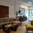 在Renovated Duplex Apartment near Royal Palace! Fully Furnished only at $250,000!租赁的开间 住宅, Phsar Thmei Ti Bei