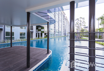 Fotos 3 of the สระว่ายน้ำ at IRIS Westgate