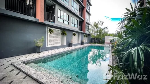 Fotos 1 of the 游泳池 at S-Fifty Condominium