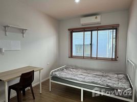 ทาวน์เฮ้าส์ 3 ห้องนอน ให้เช่า ในโครงการ บ้านกลางเมือง พระราม 9-กรุงเทพกรีฑา, สะพานสูง, สะพานสูง