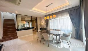 4 Bedrooms Villa for sale in Dokmai, Bangkok Manthana Onnut-Wongwaen 4