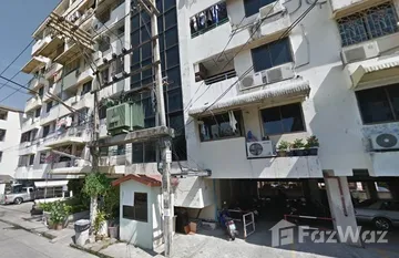 Pattamon Condo Town in Hua Mak, Bangkok