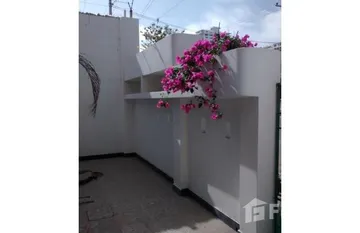 Townhouse rental in Chipipe in Salinas, サンタエレナ
