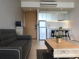 2 спален Кондо в аренду в The Lofts Ekkamai, Phra Khanong