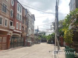 4 Schlafzimmer Reihenhaus zu vermieten im Yenakart Residence, Chong Nonsi, Yan Nawa
