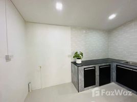 2 спален Таунхаус for sale in Khu Khot, Lam Luk Ka, Khu Khot