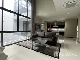 บ้านเดี่ยว 4 ห้องนอน ให้เช่า ในโครงการ พาร์ค พรีว่า, ห้วยขวาง, ห้วยขวาง