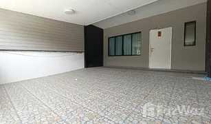 3 Bedrooms Townhouse for sale in Dokmai, Bangkok The Connect Onnut-Wongwann