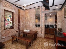 2 Habitación Apartamento en alquiler en 2 BR renovated apartment Riverside $700/month, Phsar Chas
