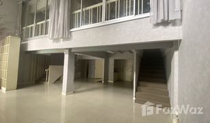 2 Bedrooms Shophouse for sale in Khlong Tan Nuea, Bangkok 