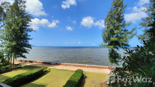 Фото 1 of the Общественный парк at Sandbox Beachfront Villa