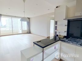 2 Bedroom Apartment for sale at Watermark Chaophraya, Bang Lamphu Lang