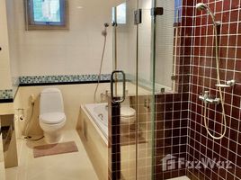 3 спален Кондо в аренду в Citi Smart Condominium, Khlong Toei