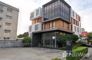 Oak's Office in Bang Na, Бангкок