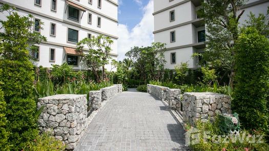 写真 1 of the Communal Garden Area at The Title Residencies