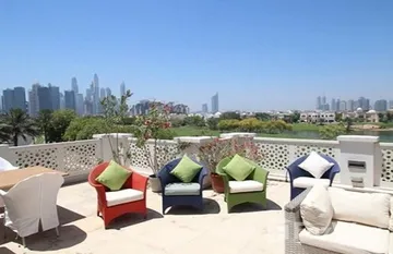 Montgomerie Maisonettes in Emirates Hills Villas, Дубай