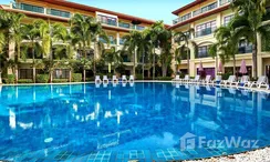 图片 2 of the Communal Pool at Baan Puri