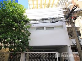 4 Bedroom Townhouse for rent in Wat That Thong, Phra Khanong Nuea, Khlong Tan Nuea