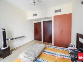 1 спален Квартира на продажу в Lakeside Residence, Lake Almas East