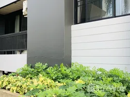 คอนโด 1 ห้องนอน ให้เช่า ในโครงการ วิสต้า การ์เด้น, พระโขนงเหนือ