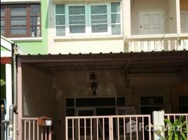 暖武里 曼卿 Townhouse for Rent 2 Storeys near Bangkok Life Assurance Headquarters 2 卧室 联排别墅 租 