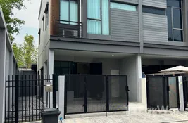 Adosado de 2 dormitorios en venta en Verve Rama 9, Bangkok, Tailandia