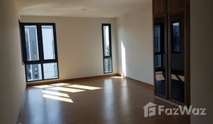 3 Bedrooms Townhouse for sale in Talat Bang Khen, Bangkok Baan Klang Muang Vibhavadi