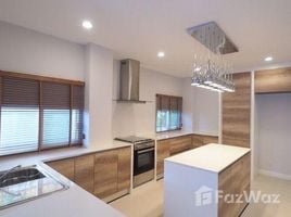 4 спален Дом на продажу в Ruanrom Housing, Dokmai, Пращет, Бангкок