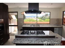 4 Bedroom Apartment for sale at Cuenca, Santa Isabel Chaguarurco