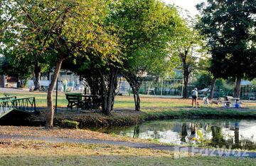 The Emerald Garden & Sport Club in Om Kret, Nonthaburi